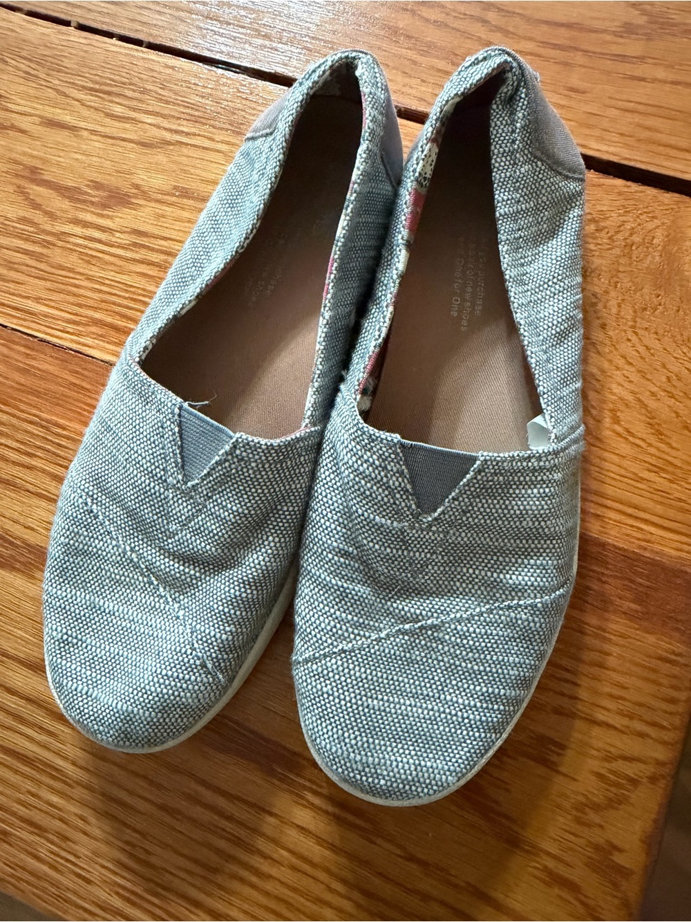Tom’s Casual Women's Slip-On Canvas Flats in Light Gray